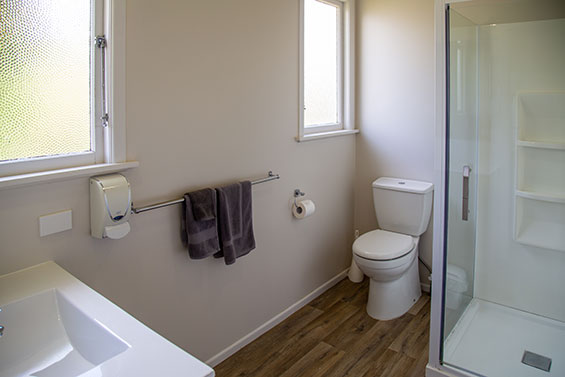 2-Bedroom Tourist Flats bathroom